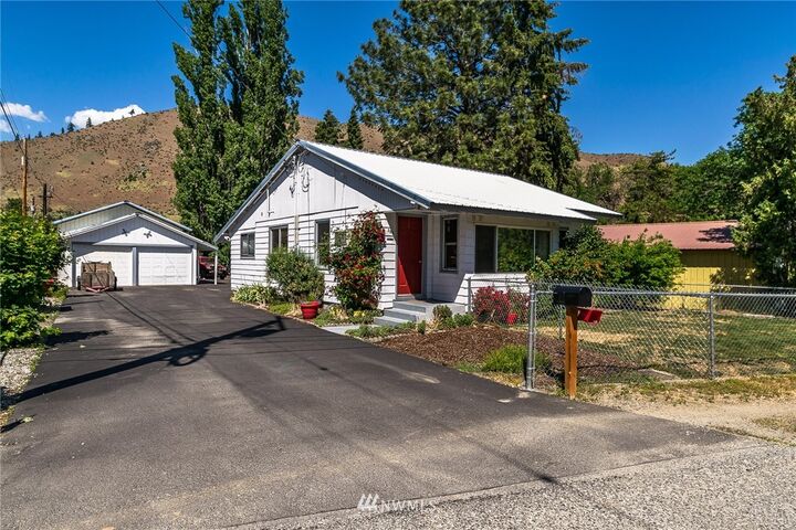 203 E Parkhill Street  Cashmere WA 98815 photo
