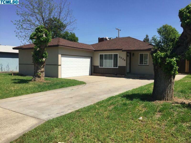 2528 S Locust Street  Visalia CA 93277 photo