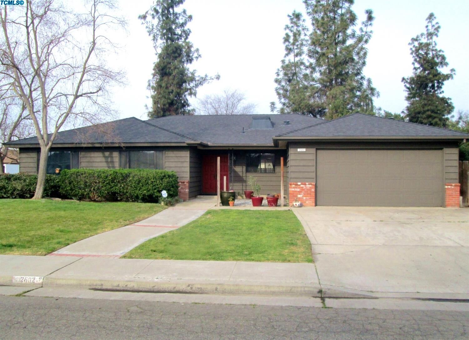 Property Photo:  2602 Chestnut Street  CA 93230 