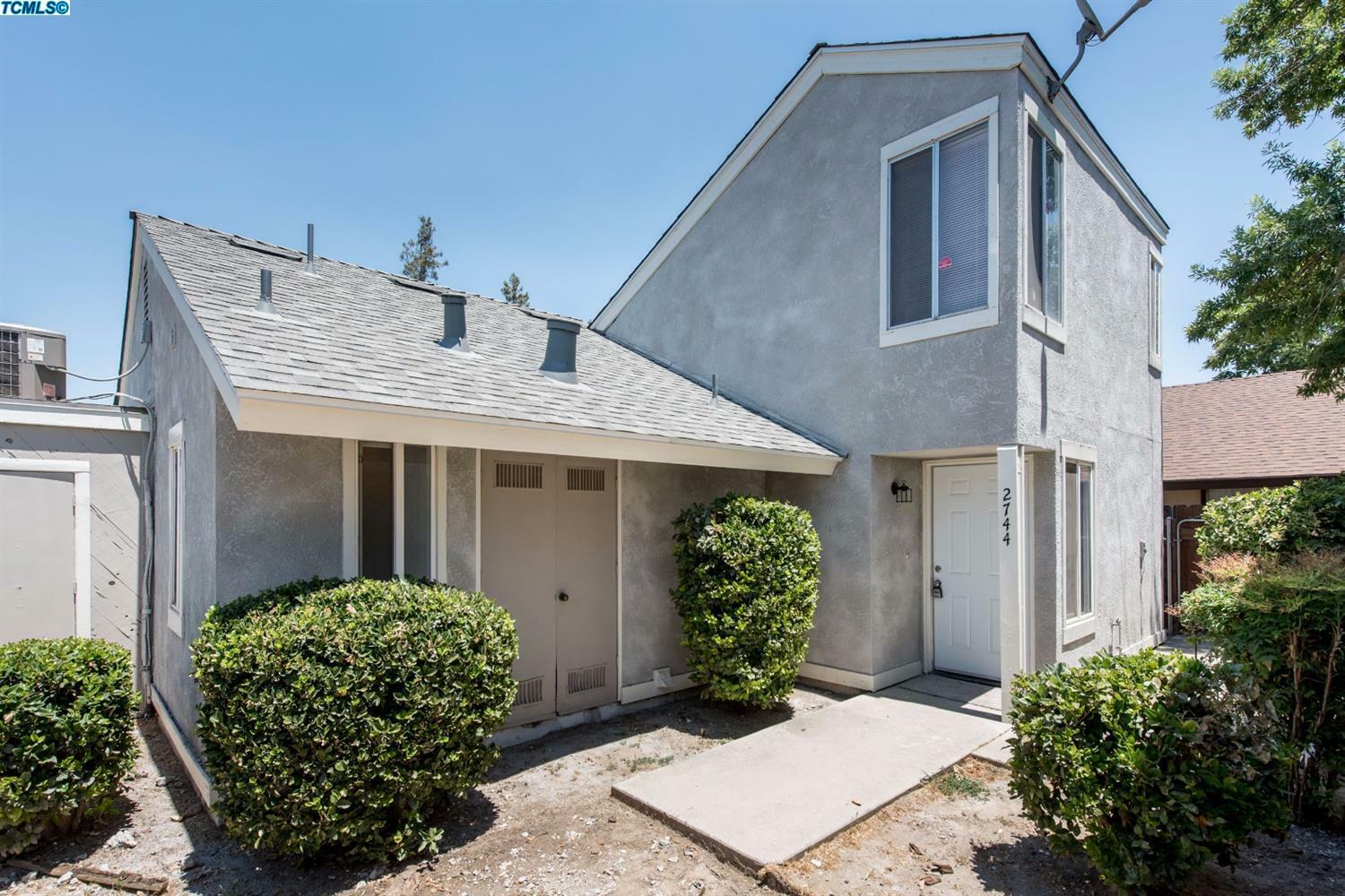 Property Photo:  2744 W Caldwell Avenue  CA 93277 