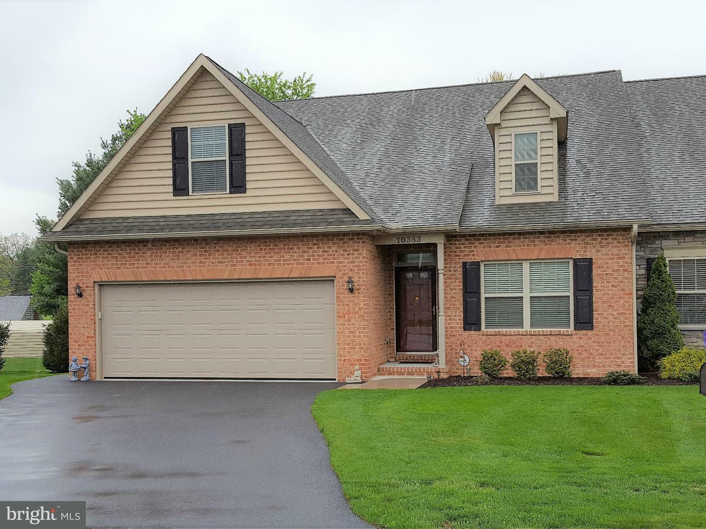 Property Photo: 10383 Foxleigh Circle PA 17268