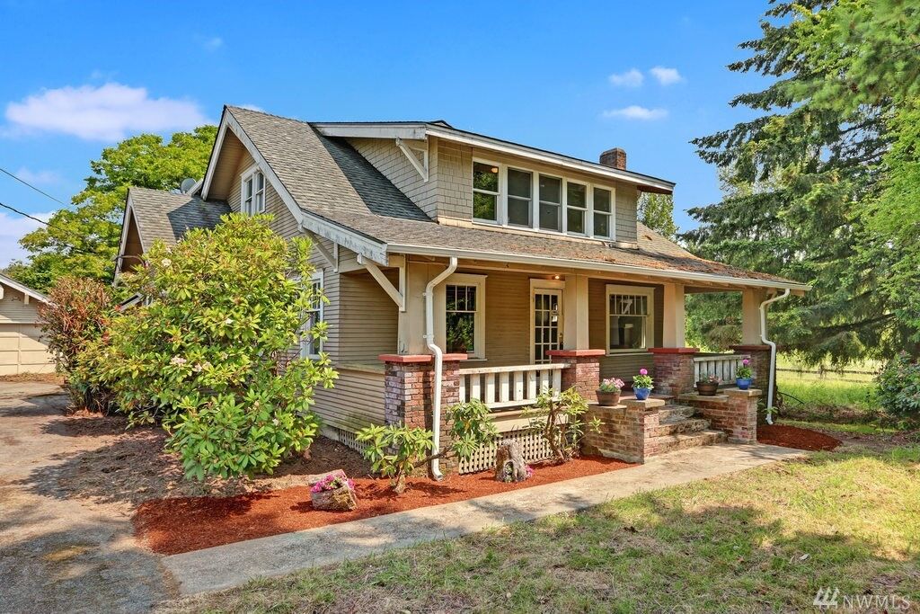 Property Photo:  1419 114th Ave E  WA 98372 