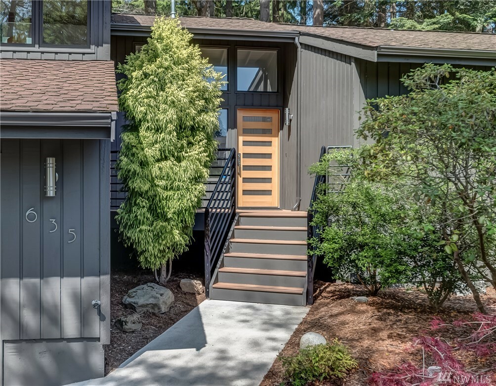 Property Photo: 635 Fieldston Rd WA 98225