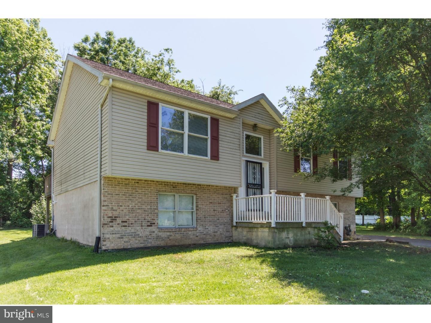 Property Photo: 2602 Avenue E PA 19056
