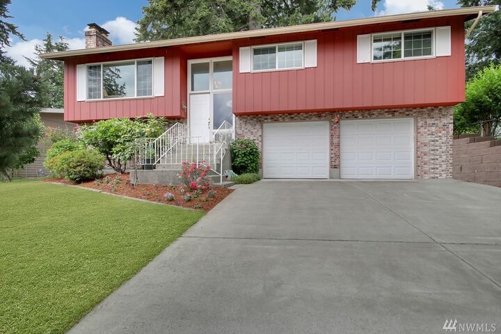 Property Photo: 23139 135th Ave SE WA 98042