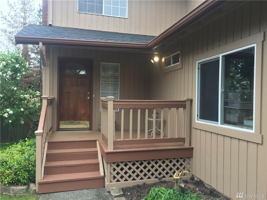 Property Photo: 5711 134th Place SE A &Amp B WA 98208