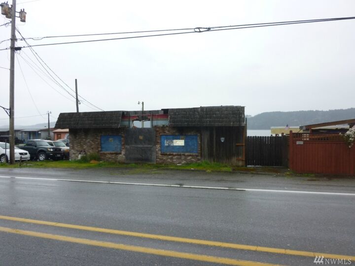 Property Photo:  24030 US Highway 101  WA 98548 
