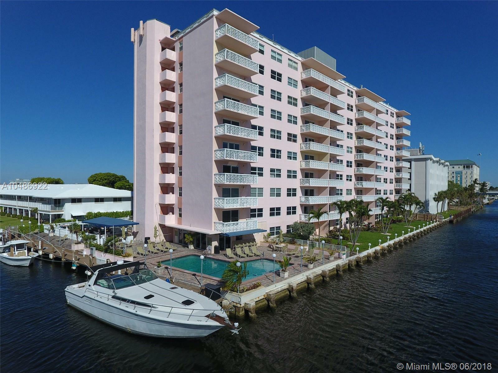 Property Photo: 2900 NE 30th St 5M FL 33306