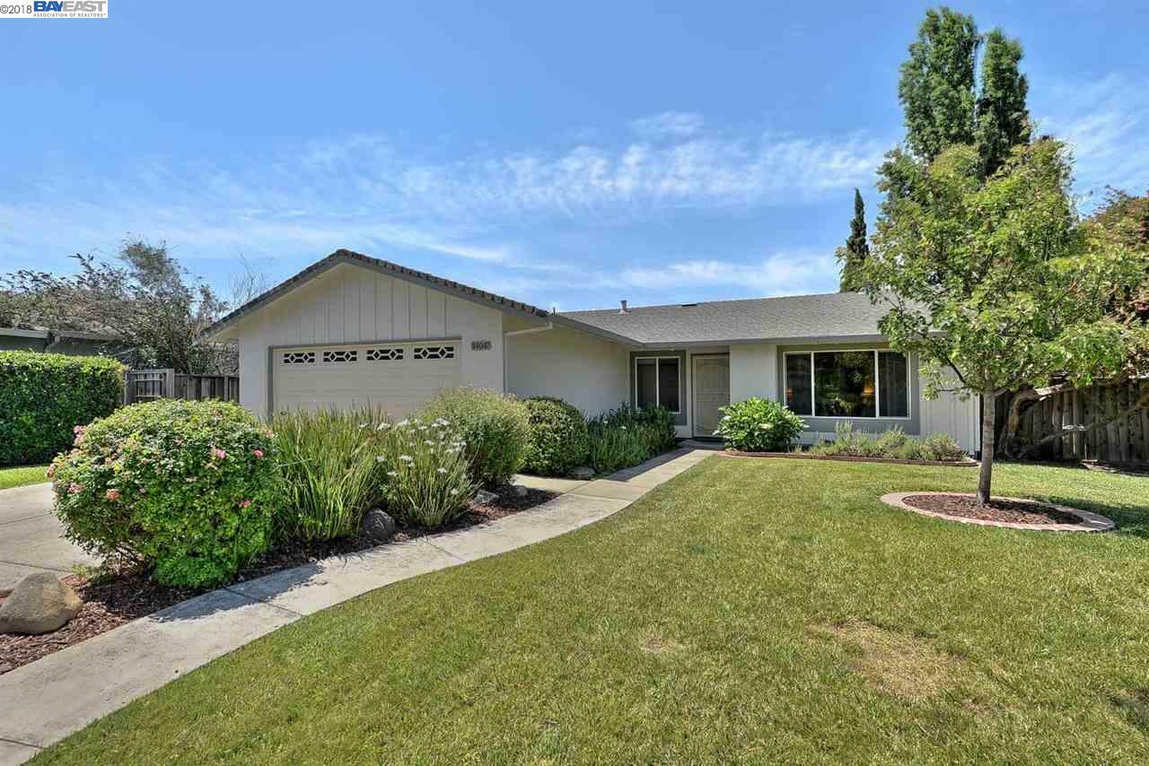 Property Photo: 34047 Macmillan Way CA 94555