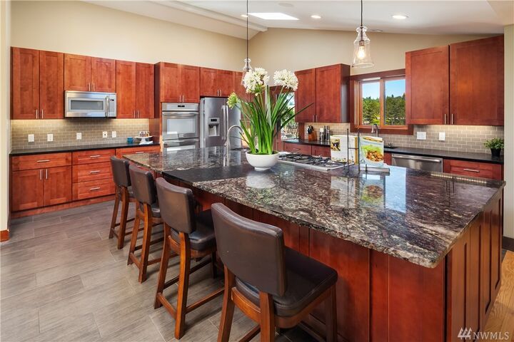 Property Photo: 528 110th Ave SE WA 98004