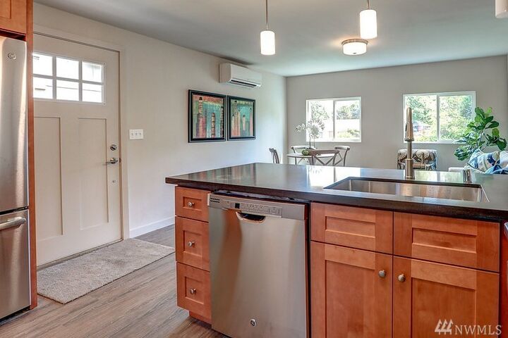 Property Photo: 3710 SW 106th St WA 98146