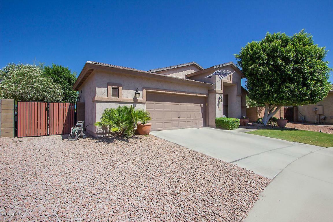 Property Photo:  460 N Roger Way  AZ 85225 