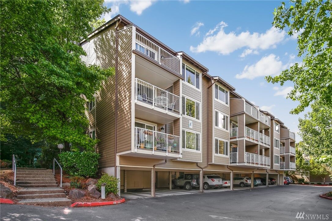 Property Photo:  208 Mt. Park Blvd SW E102  WA 98027 