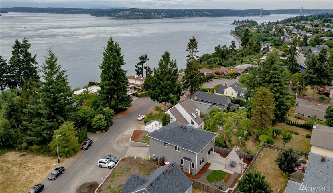 Property Photo:  4021 Soundview Dr W  WA 98466 