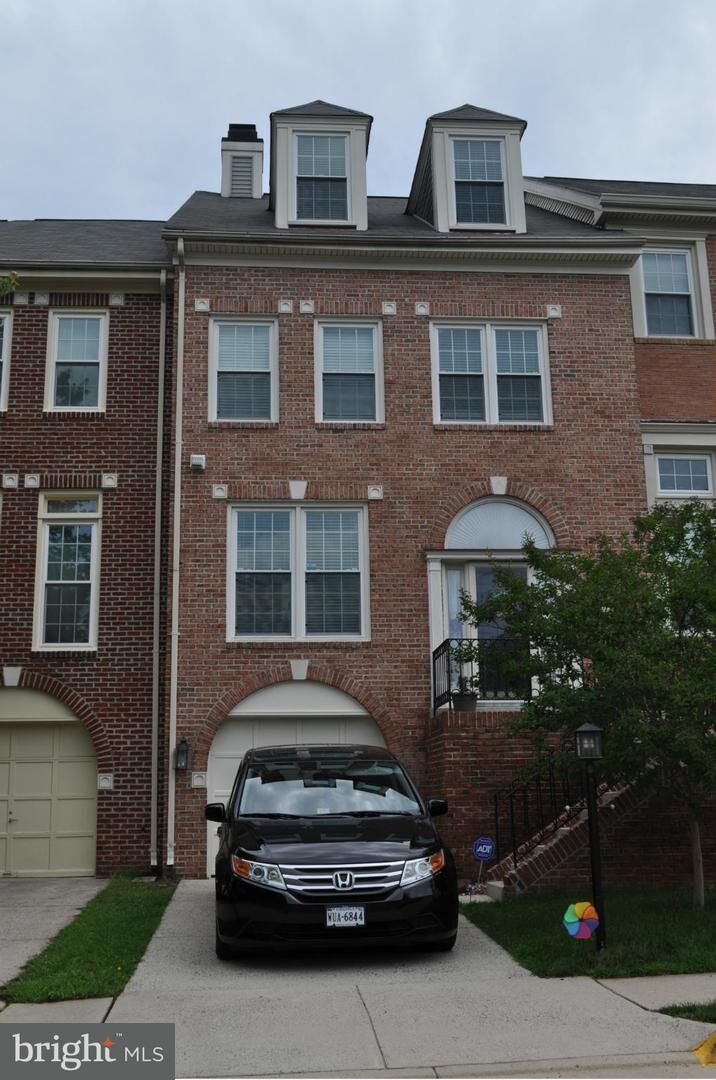 Property Photo:  14616 Creek Valley Court  VA 20120 