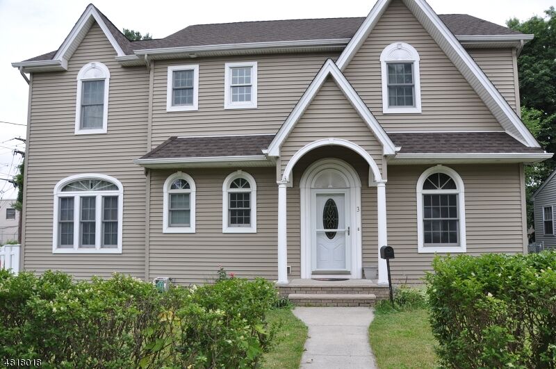 Property Photo:  3 Elm Hill Rd  NJ 07013 