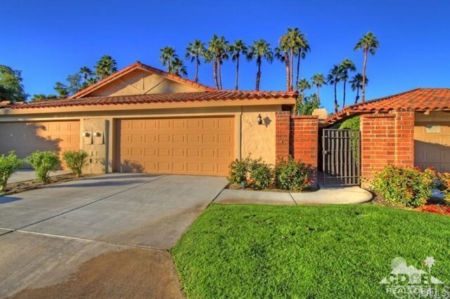 Property Photo:  290 Cordoba Way  CA 92260 