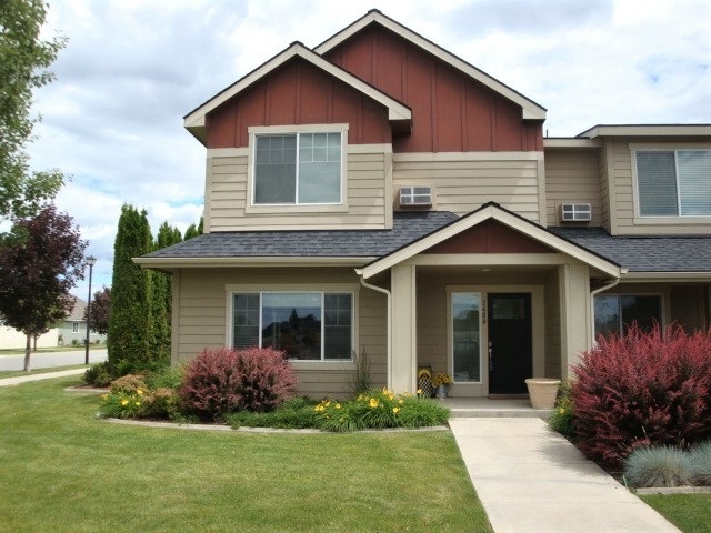 Property Photo: 1680 N Holl Blvd WA 99016