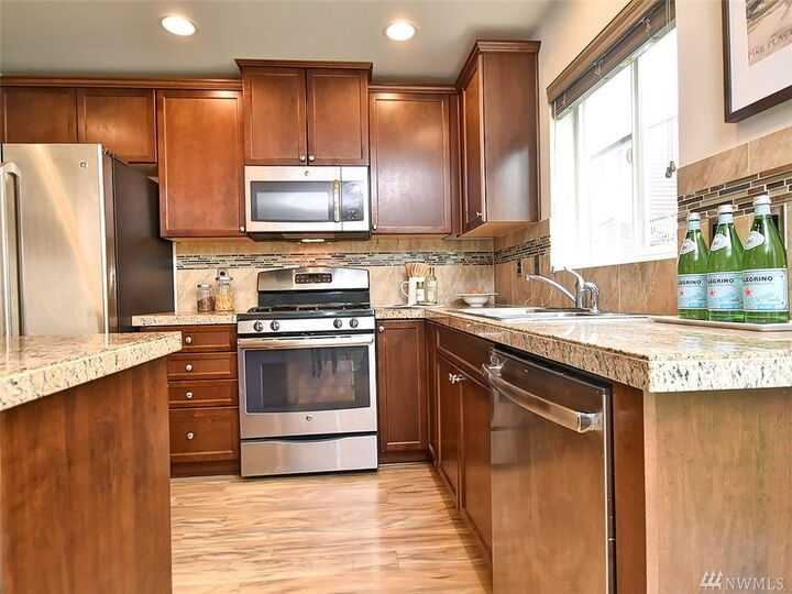 Property Photo:  7528 18th Place SE  WA 98258 