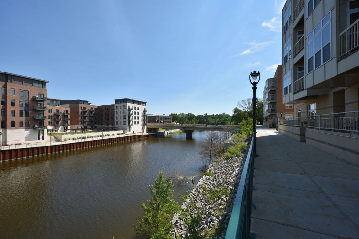 Property Photo: 1925 N Water St 402 WI 53202
