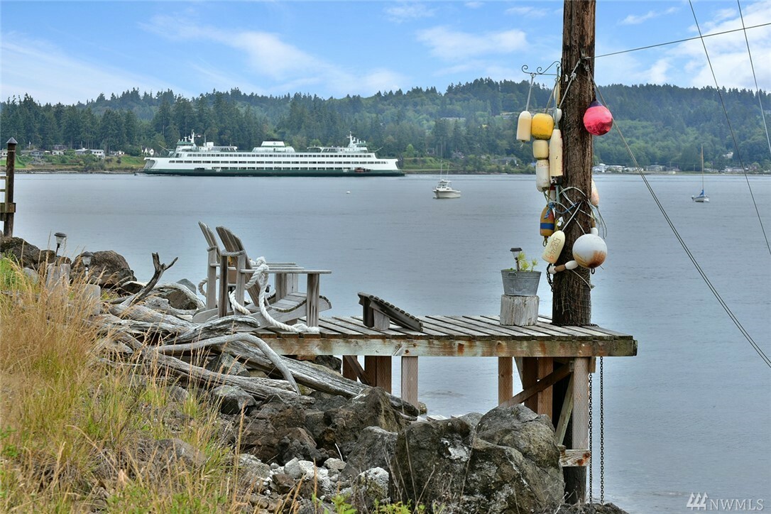 Property Photo:  3546 Crystal Springs Dr NE  WA 98110 