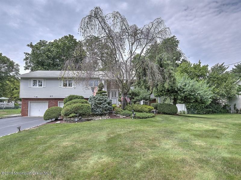 Property Photo:  27 Willow Grove Way  NJ 07726 