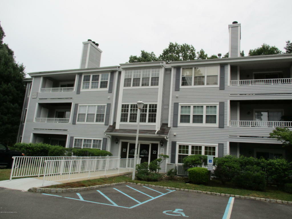 Property Photo:  2211 Candlelight Court  NJ 08828 