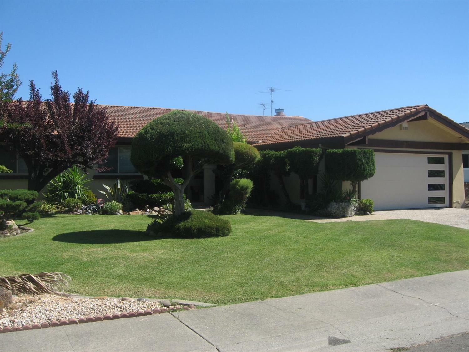 Property Photo:  1315 Valley Brook Avenue  CA 95831 