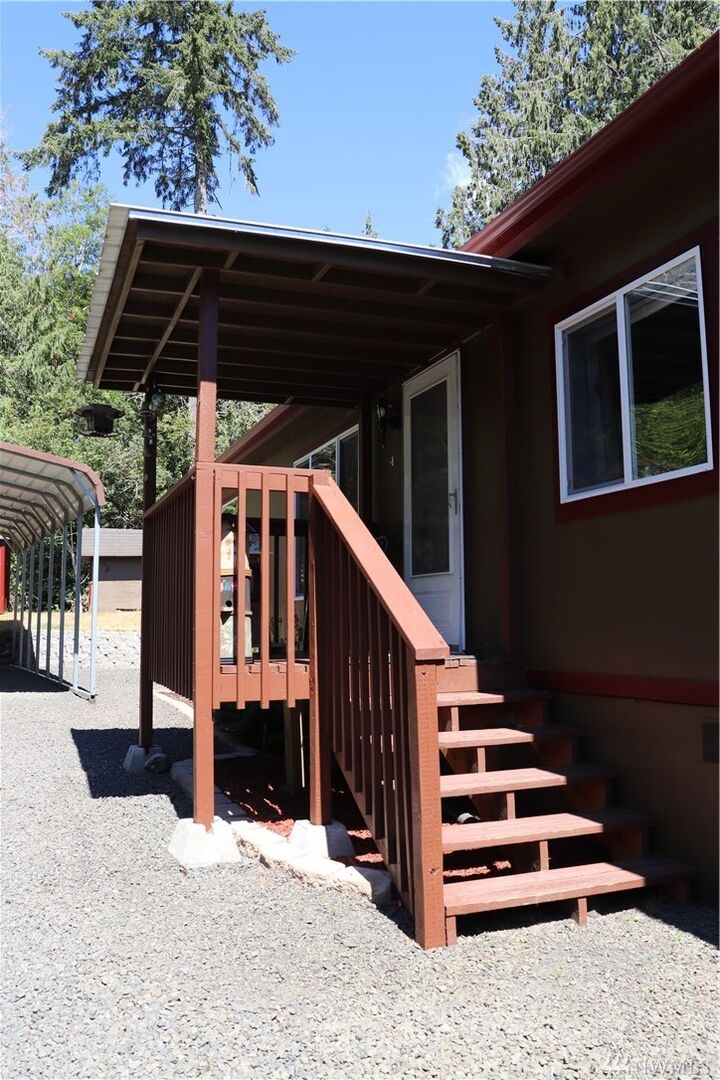 Property Photo:  41 E Raccoon Ct  WA 98584