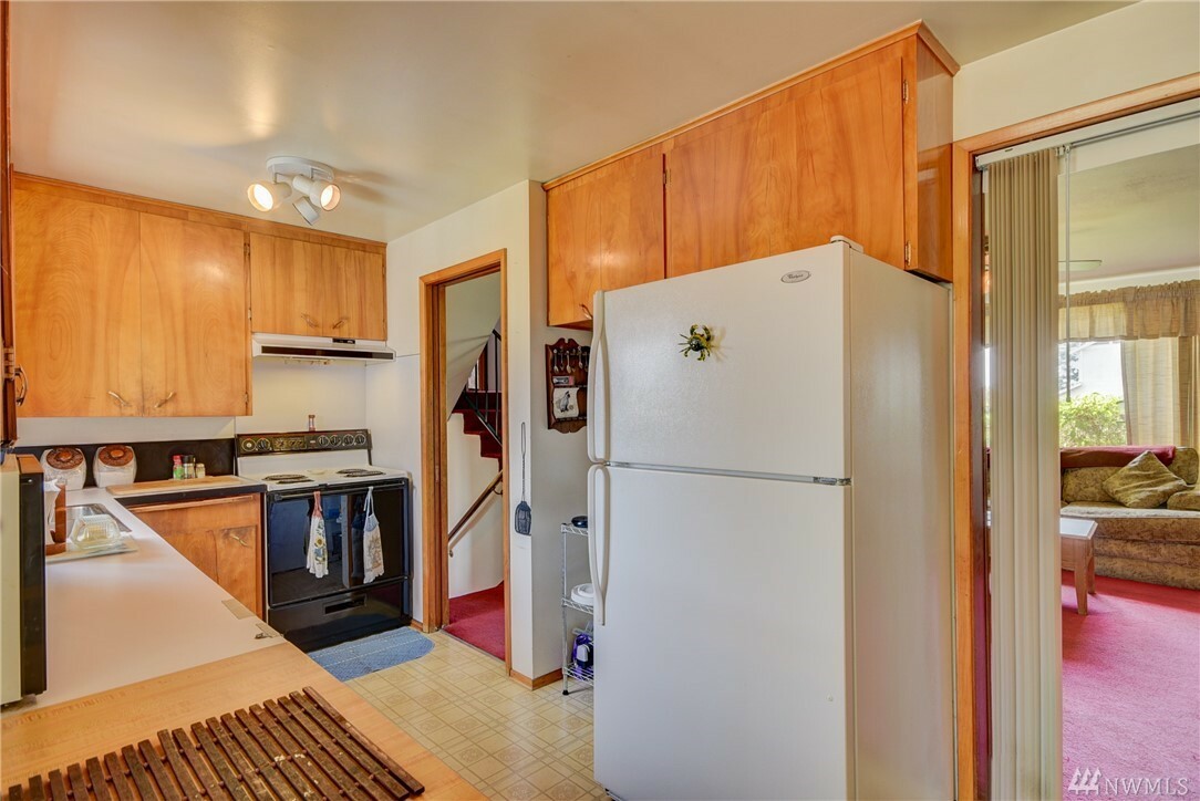 Property Photo:  366 W Whidbey Ave  WA 98277 