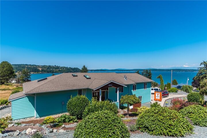 Property Photo:  601 Maplewood Lp  WA 98277 