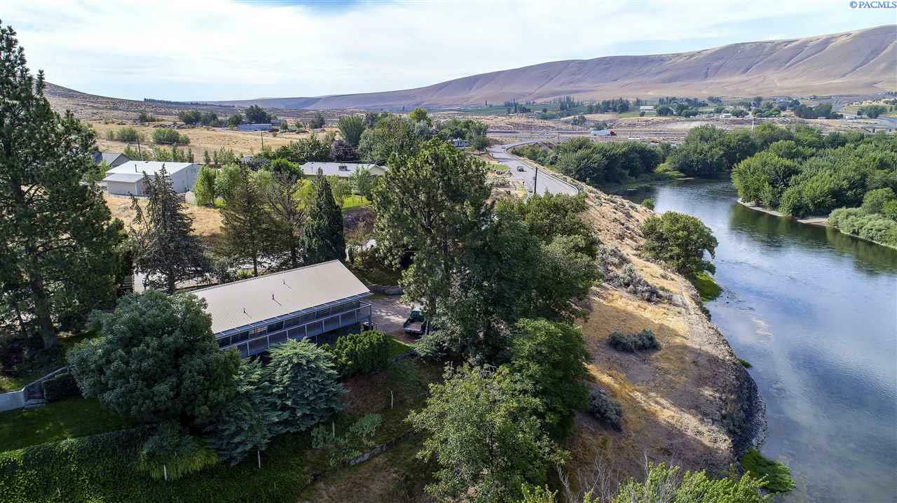 Property Photo:  11826 E SR 224 NE  WA 99320 