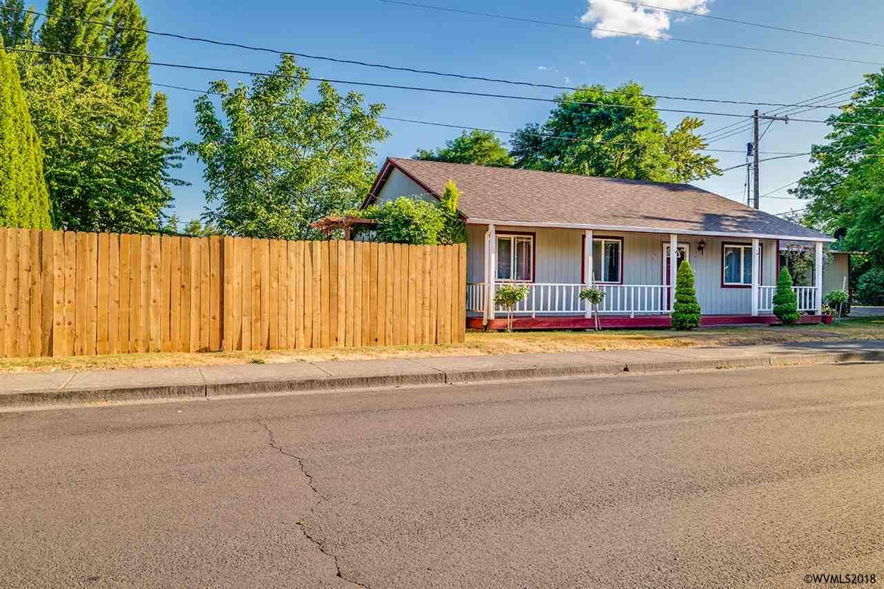 Property Photo:  310 Elma Av  OR 97317 