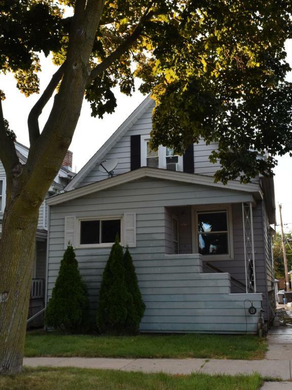 Property Photo: 3870 E Squire Ave 3870A WI 53110