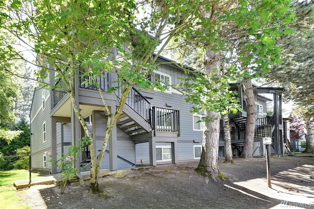 Property Photo:  11109 NE 124th Lane B205  WA 98034 