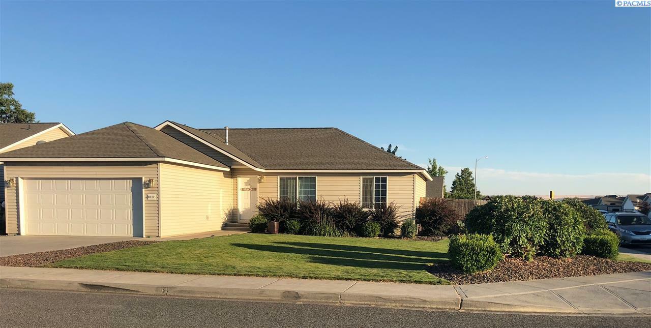 Property Photo:  8712 Queensbury Dr  WA 99301 