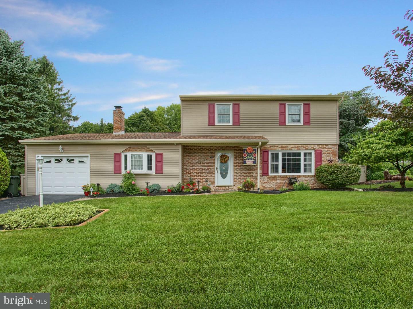 Property Photo:  607 Lavina Drive  PA 17055 