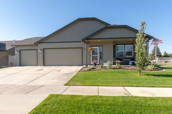 18902 E Grace Ave  Spokane Valley WA 99027 photo