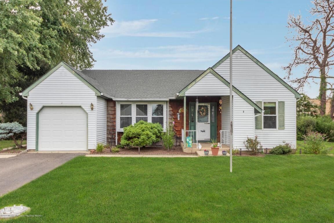 Property Photo:  2 Norwood Court  NJ 08759 