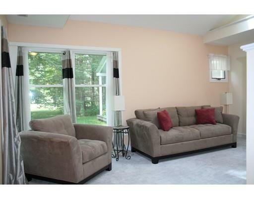 Property Photo:  4 Blueberry Ct 4  MA 02370 