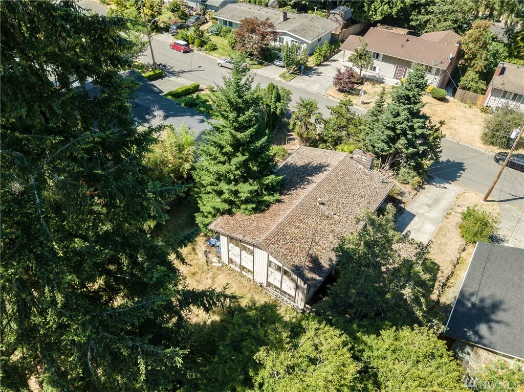 Property Photo:  1728 147th Ave SE  WA 98007 