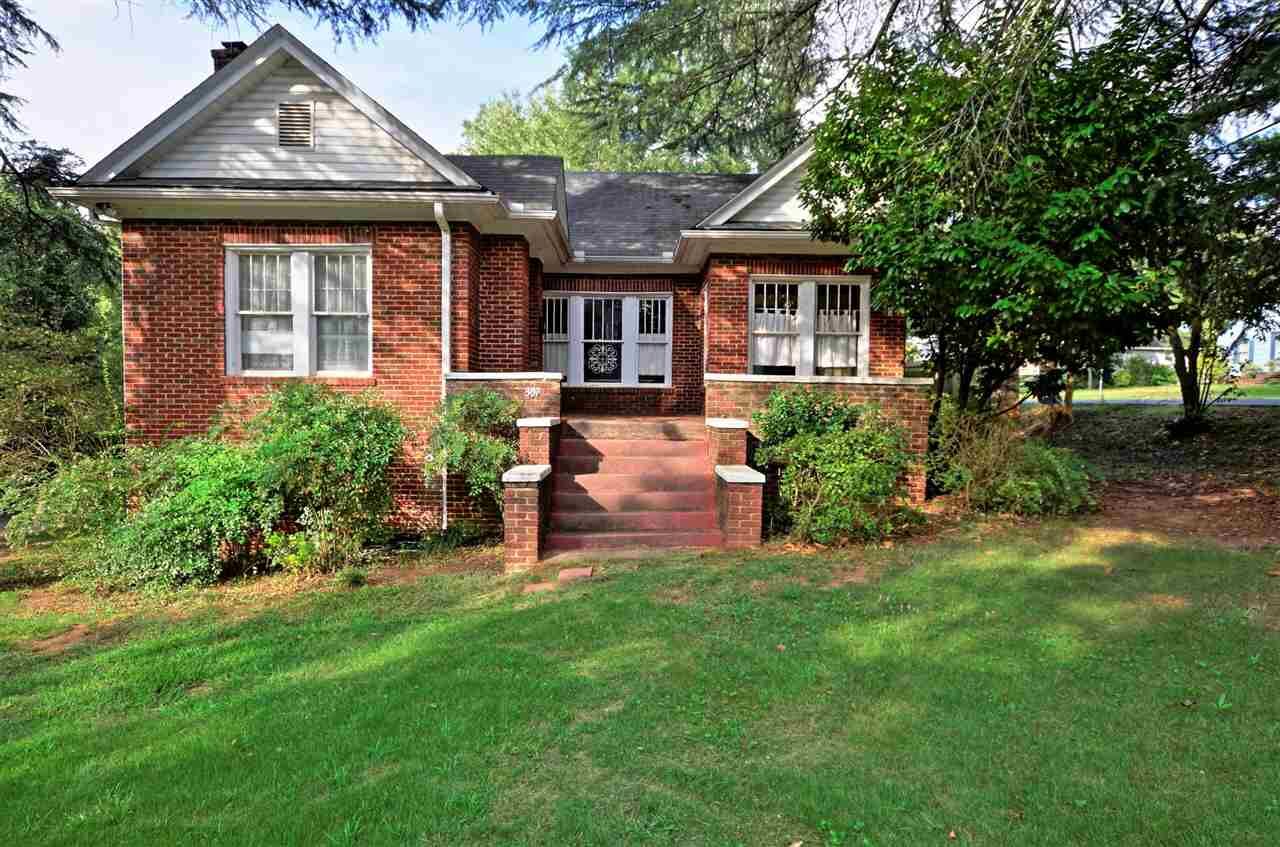 Property Photo: 307 Elizabeth Street SC 29302