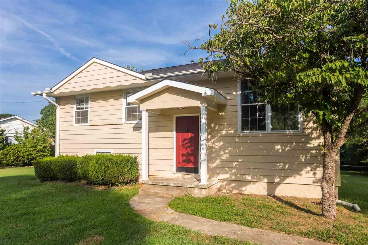 Property Photo:  521 Lucerne Dr  SC 29302 