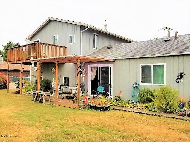 Property Photo: 224 SE Surf Avenue OR 97367