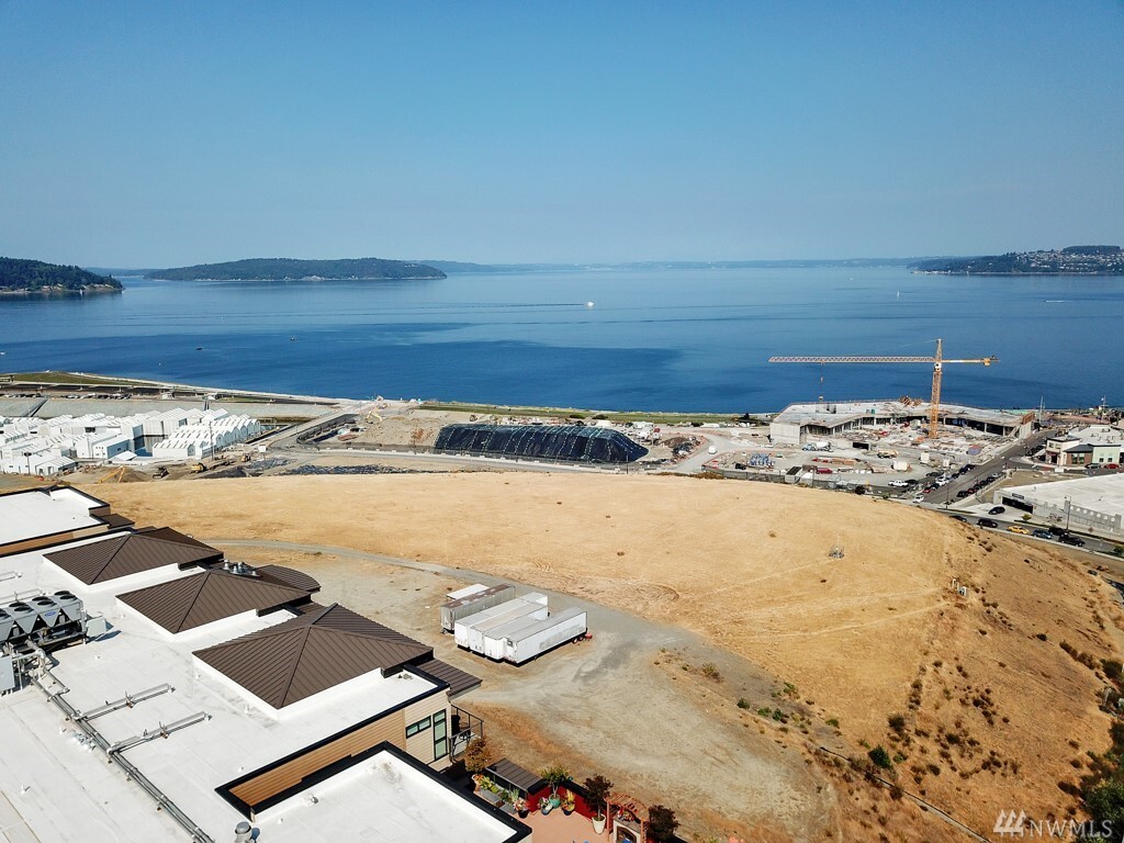 Property Photo: 5204 N Bennett 608 WA 98407