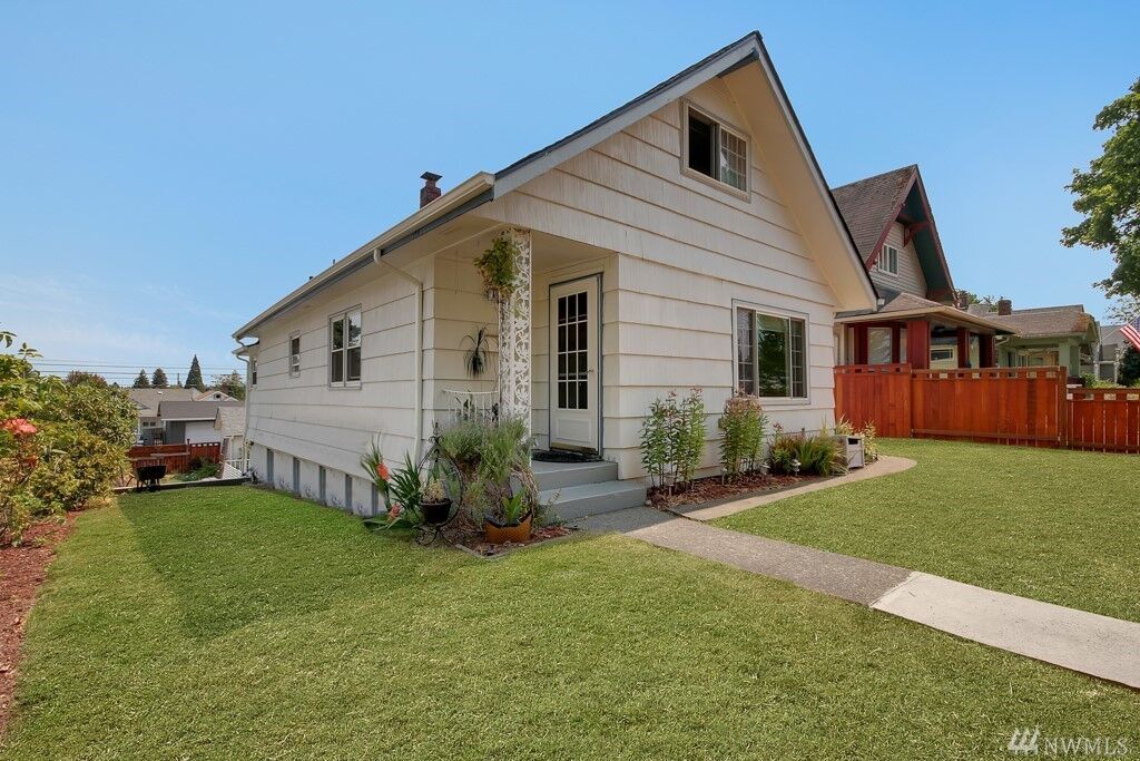 Property Photo: 4311 S L St WA 98418