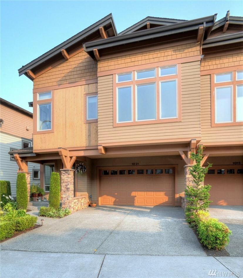 Property Photo: 1021 N 41st Place WA 98056