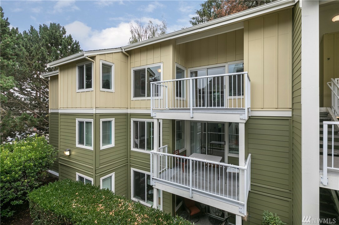 Property Photo: 300 N 130th St 8301 WA 98133