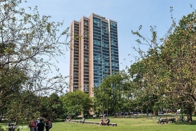 Property Photo: 1850 Clark Street 603 IL 60614