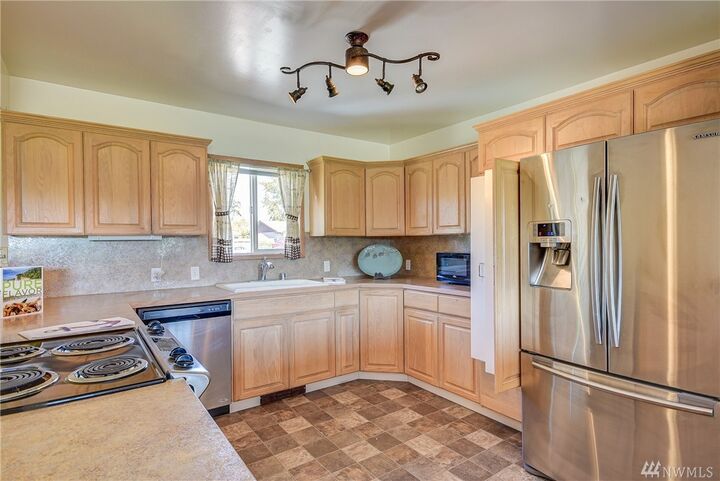 Property Photo:  2268 Fairway Lane  WA 98277 